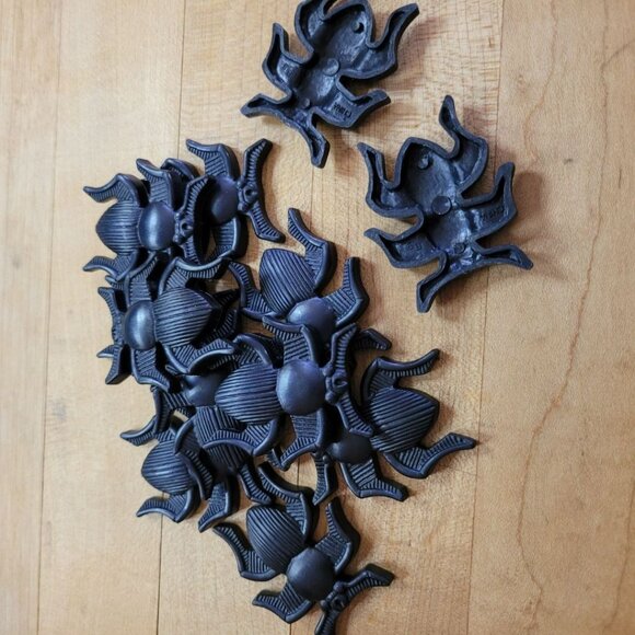 Black Tessera Perpetual Puzzle Beetle Scarab Plastic Bugs 2 Inch Replacement Pie - Picture 4 of 6